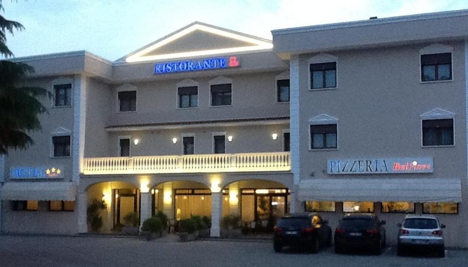 Hotel Belfiore Salzano ภายนอก รูปภาพ