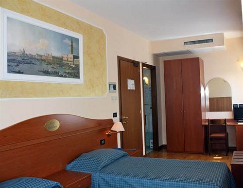 Hotel Belfiore Salzano ภายนอก รูปภาพ