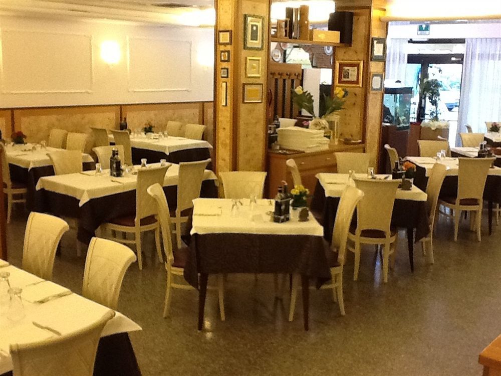 Hotel Belfiore Salzano ภายนอก รูปภาพ
